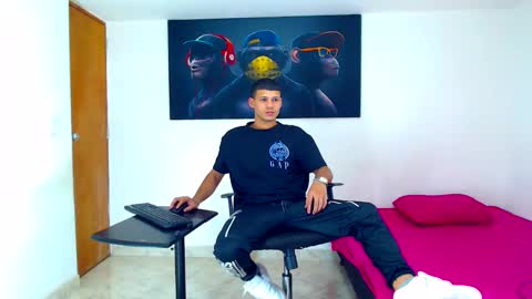 Snapshot of jeffer21_hot chatting on 01.14.25 jeffer21_hot online show from 01.14.25