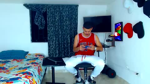 Snapshot of jeffer21_hot chatting on 02.20.25 jeffer21_hot online show from 02.20.25