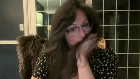 Snapshot of jellybeanin chatting on 09.11.25 Jelli online show from 09.11.25