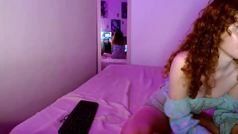 Snapshot of jellyrose chatting on 11.29.25 jellyrose online show from 11.29.25