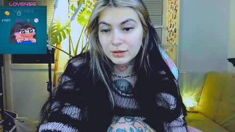 Snapshot of jelyaa chatting on 12.16.24 Jelya online show from 12.16.24