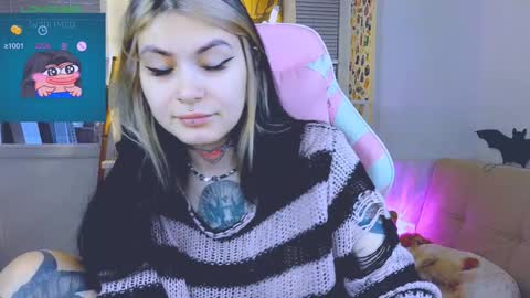 Snapshot of jelyaa chatting on 12.24.24 Jelya online show from 12.24.24