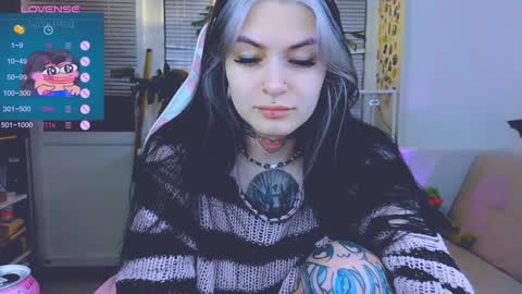 Snapshot of jelyaa chatting on 01.05.25 Jelya online show from 01.05.25