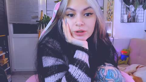 Snapshot of jelyaa chatting on 01.28.25 Jelya online show from 01.28.25