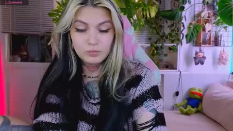 Snapshot of jelyaa chatting on 09.08.25 Jelya online show from 09.08.25