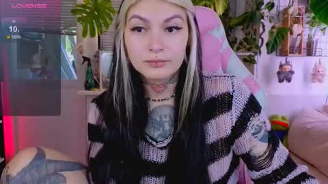 Snapshot of jelyaa chatting on 09.09.25 Jelya online show from 09.09.25