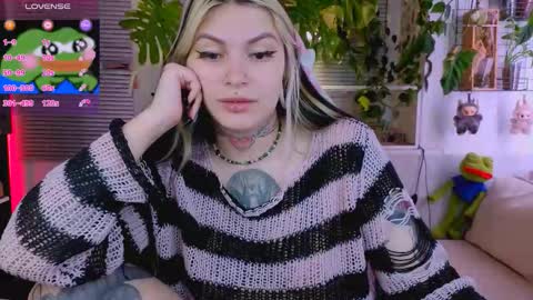 Snapshot of jelyaa chatting on 09.17.25 Jelya online show from 09.17.25