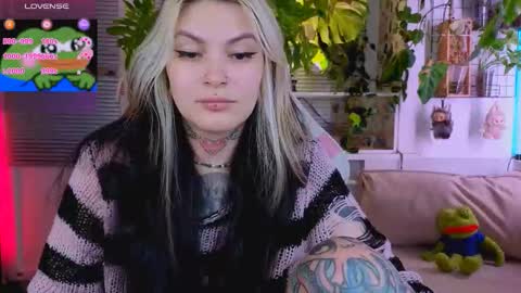 Snapshot of jelyaa chatting on 09.21.25 Jelya online show from 09.21.25