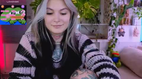 Snapshot of jelyaa chatting on 10.11.25 Jelya online show from 10.11.25