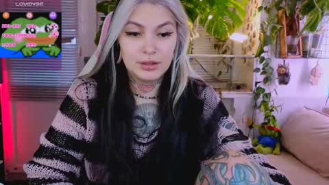 Snapshot of jelyaa chatting on 11.02.25 Jelya online show from 11.02.25