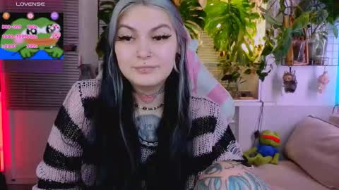 Snapshot of jelyaa chatting on 11.19.25 Jelya online show from 11.19.25