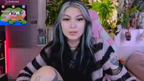 Snapshot of jelyaa chatting on 11.20.25 Jelya online show from 11.20.25