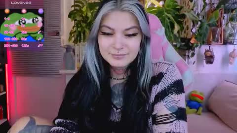 Snapshot of jelyaa chatting on 11.27.25 Jelya online show from 11.27.25