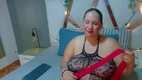 Snapshot of jenacooper__ chatting on 05.10.26 Jena online show from 05.10.26