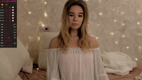 Snapshot of jeniferji chatting on 11.04.25 EvaSileZ online show from 11.04.25