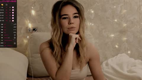 Snapshot of jeniferji chatting on 11.08.25 EvaSileZ online show from 11.08.25