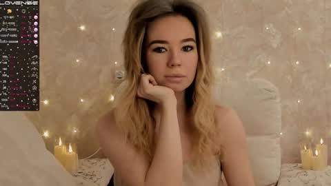 Snapshot of jeniferji chatting on 12.17.25 EvaSileZ online show from 12.17.25