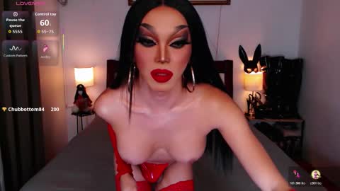 Queen Jenifer online show from 10.25.25