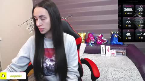 Snapshot of jeniferstone chatting on 12.09.24 Kira online show from 12.09.24