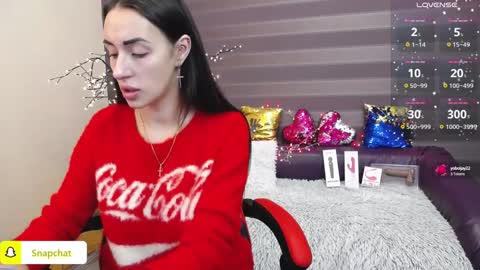 Snapshot of jeniferstone chatting on 12.16.24 Kira online show from 12.16.24