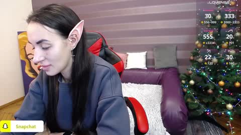 Snapshot of jeniferstone chatting on 01.04.25 Kira online show from 01.04.25