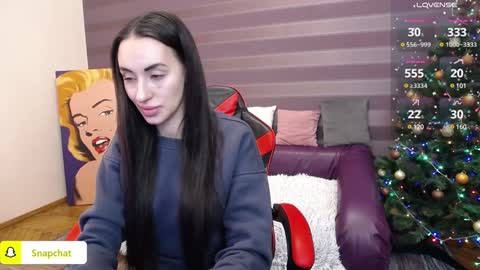Snapshot of jeniferstone chatting on 01.05.25 Kira online show from 01.05.25
