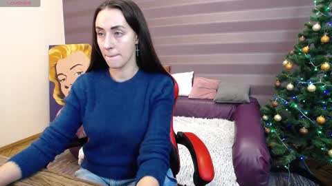 Snapshot of jeniferstone chatting on 01.10.25 Kira online show from 01.10.25