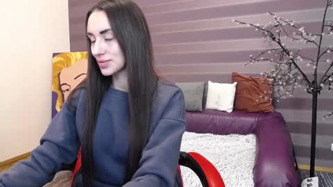 Snapshot of jeniferstone chatting on 01.20.25 Kira online show from 01.20.25