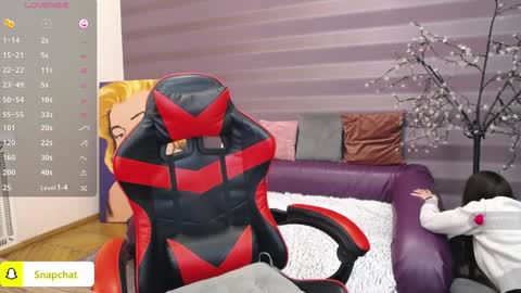Snapshot of jeniferstone chatting on 01.28.25 Kira online show from 01.28.25