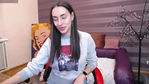 Snapshot of jeniferstone chatting on 02.05.25 Kira online show from 02.05.25