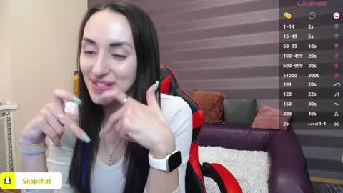 Snapshot of jeniferstone chatting on 03.04.25 Kira online show from 03.04.25