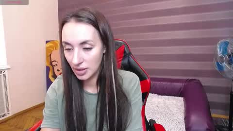 Snapshot of jeniferstone chatting on 09.09.25 Kira online show from 09.09.25