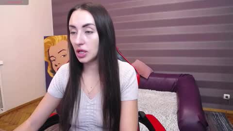 Snapshot of jeniferstone chatting on 11.06.25 Kira online show from 11.06.25