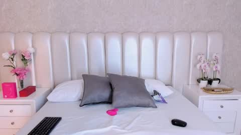 Snapshot of jenifferlopez_ chatting on 11.07.25 Samanta online show from 11.07.25