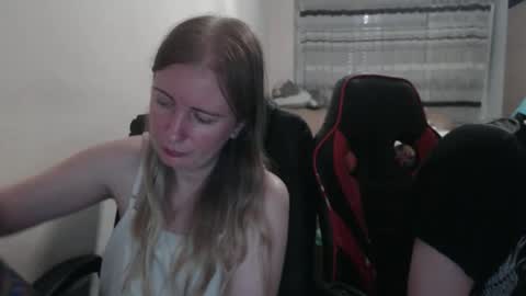 JenisAndPeter online show from 09.11.25