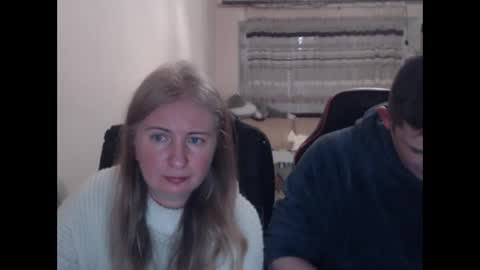 Snapshot of jenisandpeter chatting on 03.01.26 JenisAndPeter online show from 03.01.26