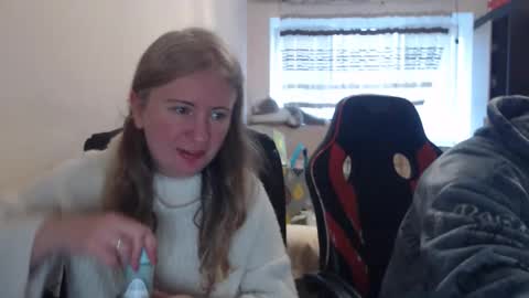 Snapshot of jenisandpeter chatting on 03.05.26 JenisAndPeter online show from 03.05.26