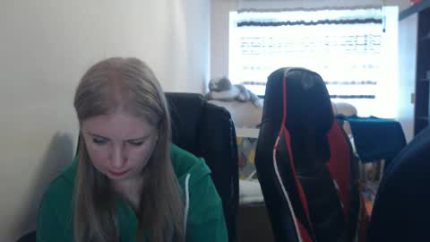 Snapshot of jenisandpeter chatting on 03.24.26 JenisAndPeter online show from 03.24.26