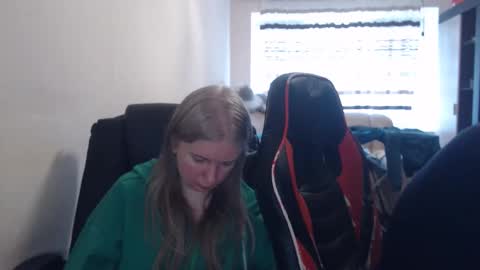 Snapshot of jenisandpeter chatting on 03.25.26 JenisAndPeter online show from 03.25.26