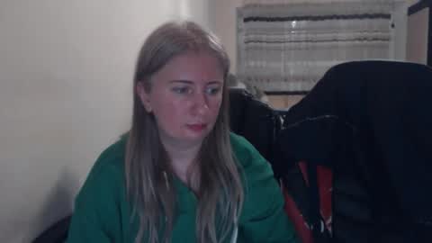 Snapshot of jenisandpeter chatting on 03.25.26 JenisAndPeter online show from 03.25.26