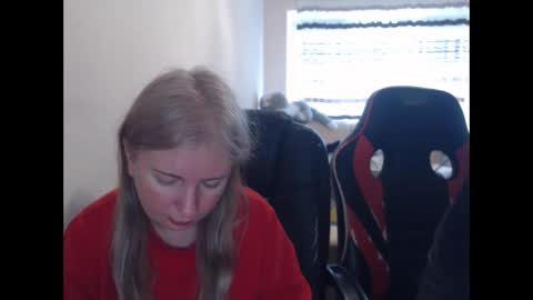 Snapshot of jenisandpeter chatting on 04.10.26 JenisAndPeter online show from 04.10.26