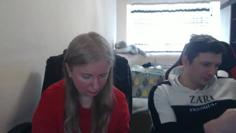 Snapshot of jenisandpeter chatting on 04.11.26 JenisAndPeter online show from 04.11.26