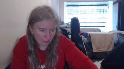 Snapshot of jenisandpeter chatting on 04.14.26 JenisAndPeter online show from 04.14.26