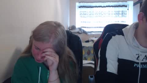 Snapshot of jenisandpeter chatting on 04.15.26 JenisAndPeter online show from 04.15.26