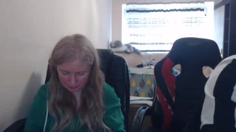 Snapshot of jenisandpeter chatting on 04.15.26 JenisAndPeter online show from 04.15.26