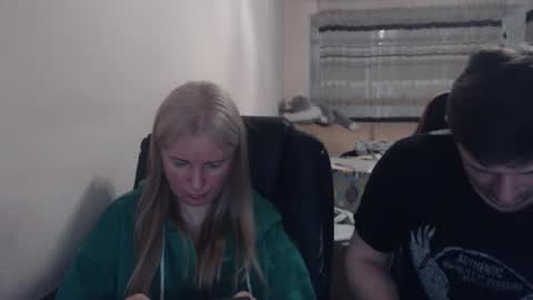 Snapshot of jenisandpeter chatting on 04.19.26 JenisAndPeter online show from 04.19.26