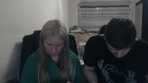 Snapshot of jenisandpeter chatting on 04.20.26 JenisAndPeter online show from 04.20.26