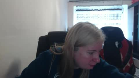 Snapshot of jenisandpeter chatting on 04.26.26 JenisAndPeter online show from 04.26.26