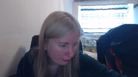 Snapshot of jenisandpeter chatting on 05.04.26 JenisAndPeter online show from 05.04.26