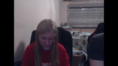 Snapshot of jenisandpeter chatting on 05.05.26 JenisAndPeter online show from 05.05.26